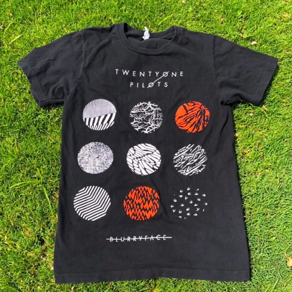 Unisex twenty one pilots blurry face album tee .